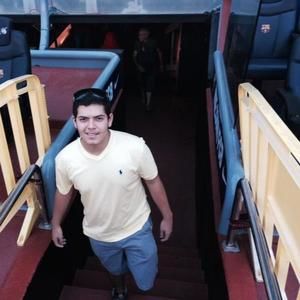 Meet your Posher, Cesar