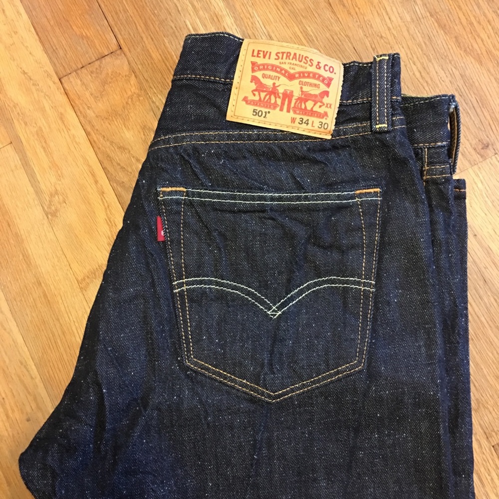 Men’s 501 Levi Dark Wash Jeans