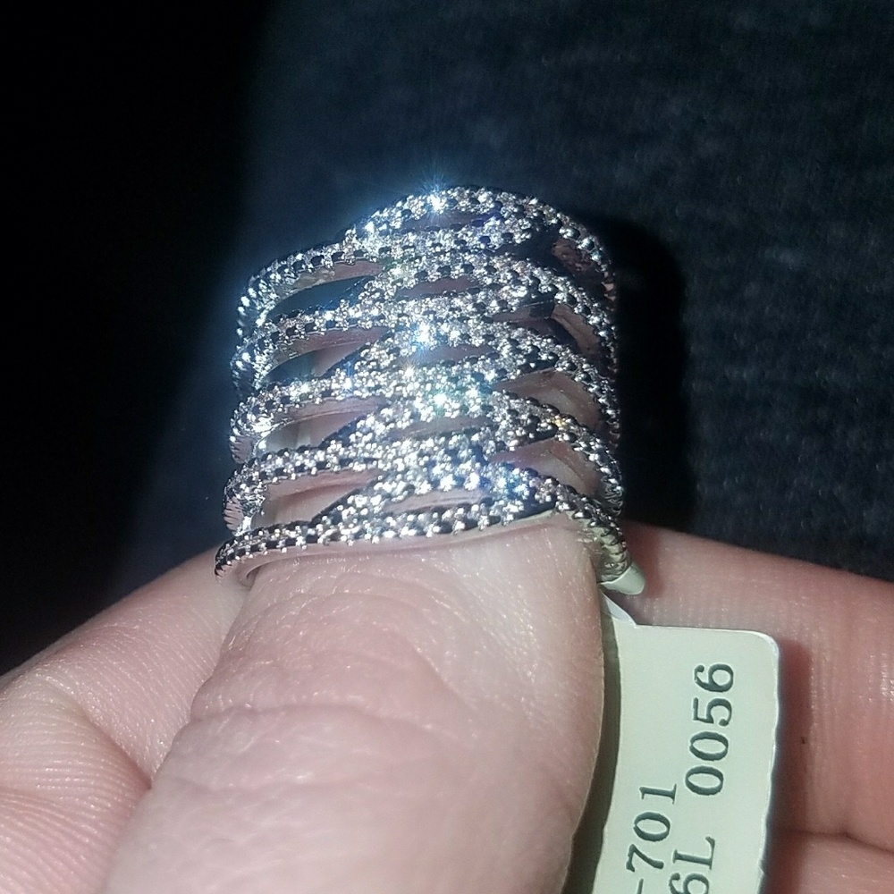 Beautiful thumb ring SZ 7