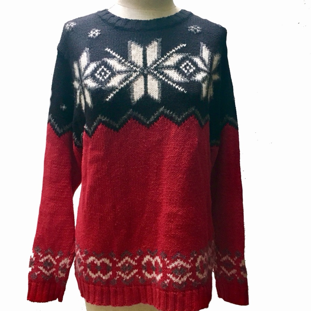 EUC Size Medium Nordic Star Design Sweater