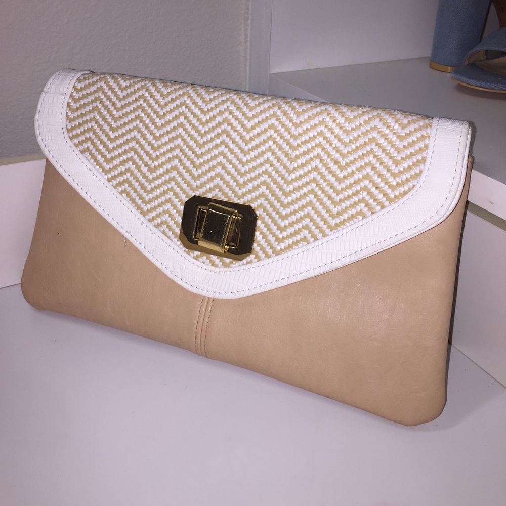LOVE this bag!! Clutch OR Purse...you choose!