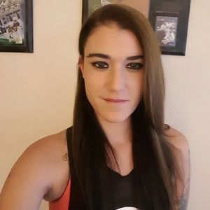 Meet your Posher, Denea