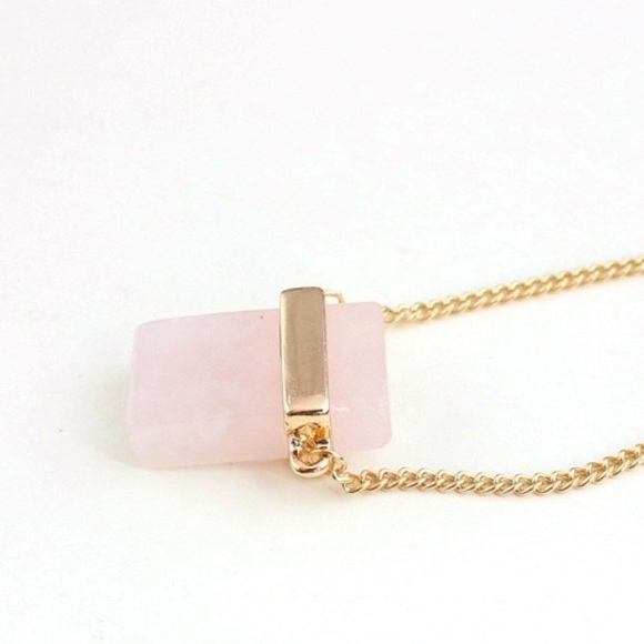 Rose quartz necklace with gold hardware - Picture 2 of 3