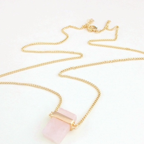 Rose quartz necklace with gold hardware - Picture 3 of 3