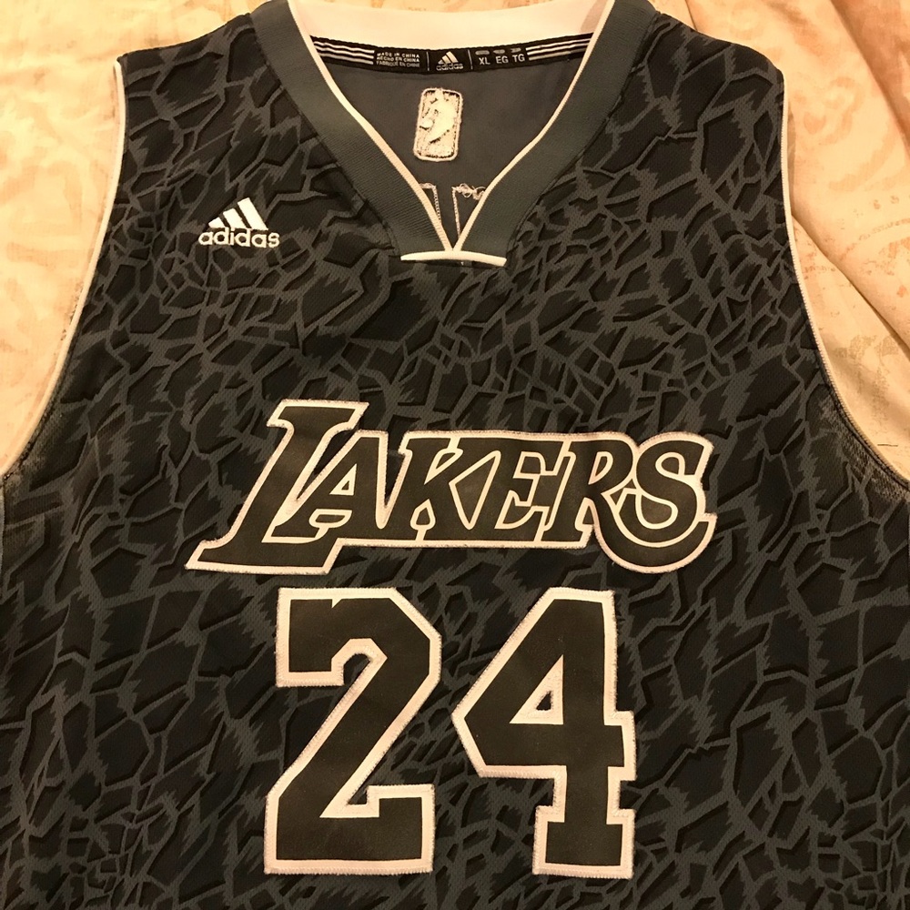 Lakers jersey Limited Edition Kobe Bryant 24