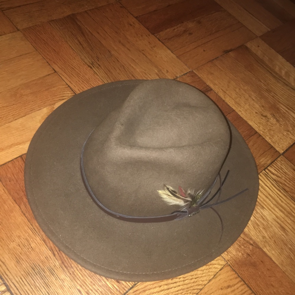 Vintage brown felt Scala hat.