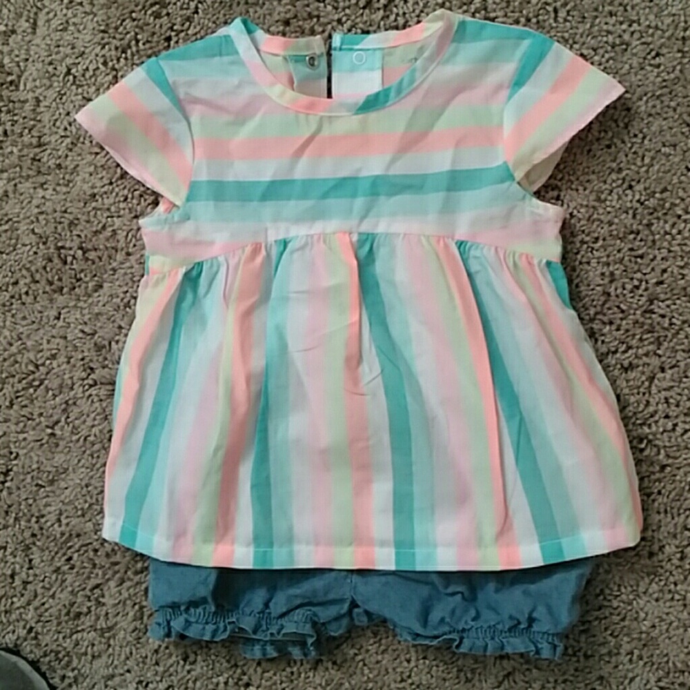 Nwot Carter's outfit