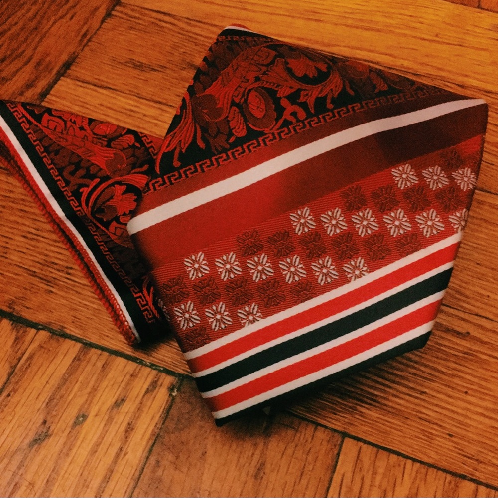 Italian satin red tie and pocket square plus!