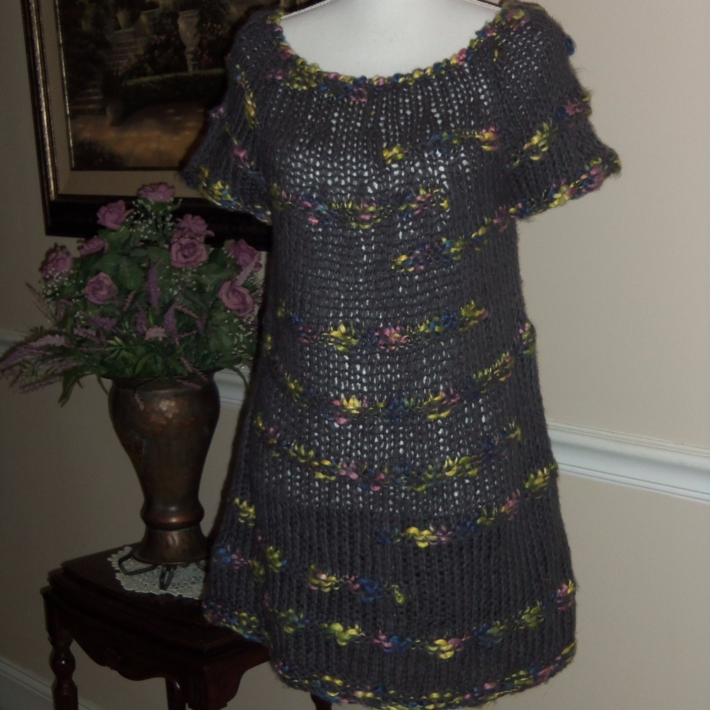 Adore gray multi tunic top knitware M Nwt!!