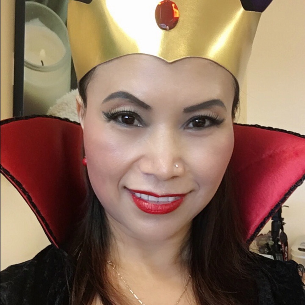 Meet your Posher, Eva