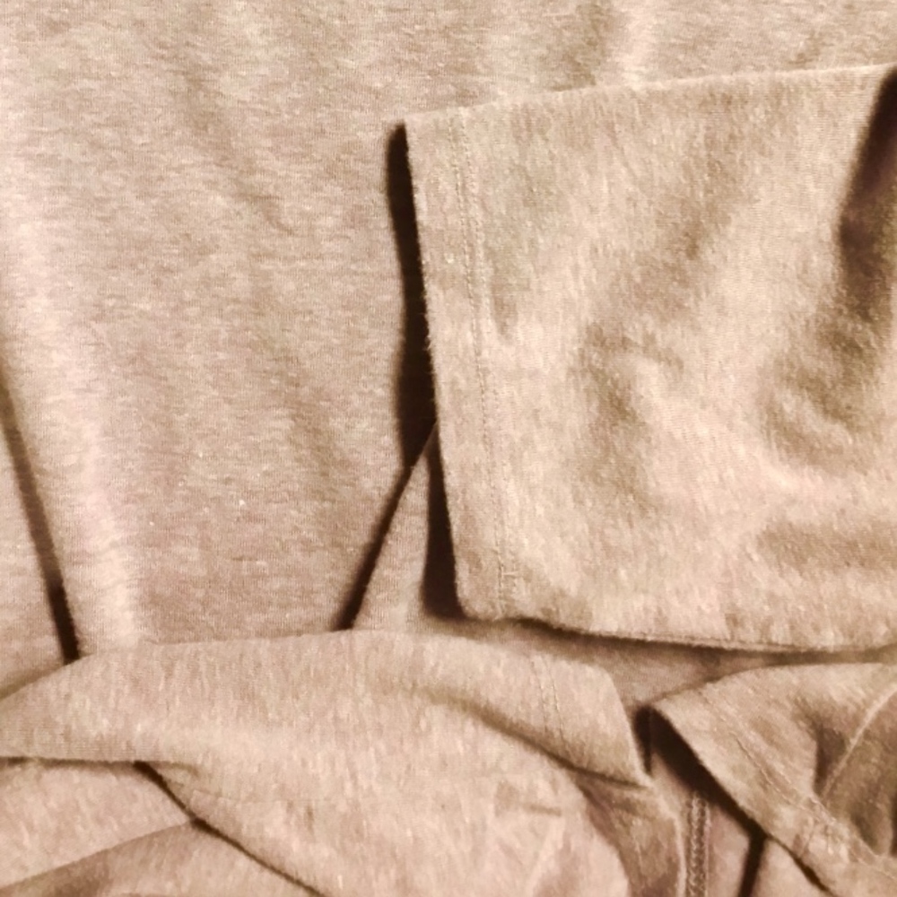 SOLD OFFLINE-LulaRoe Lt Mauve Lt Wt Short Sleeve - Picture 2 of 3