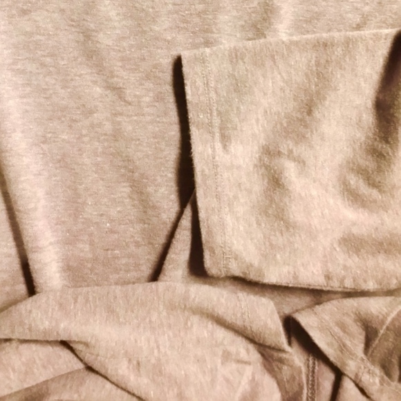 SOLD OFFLINE-LulaRoe Lt Mauve Lt Wt Short Sleeve - Picture 2 of 3