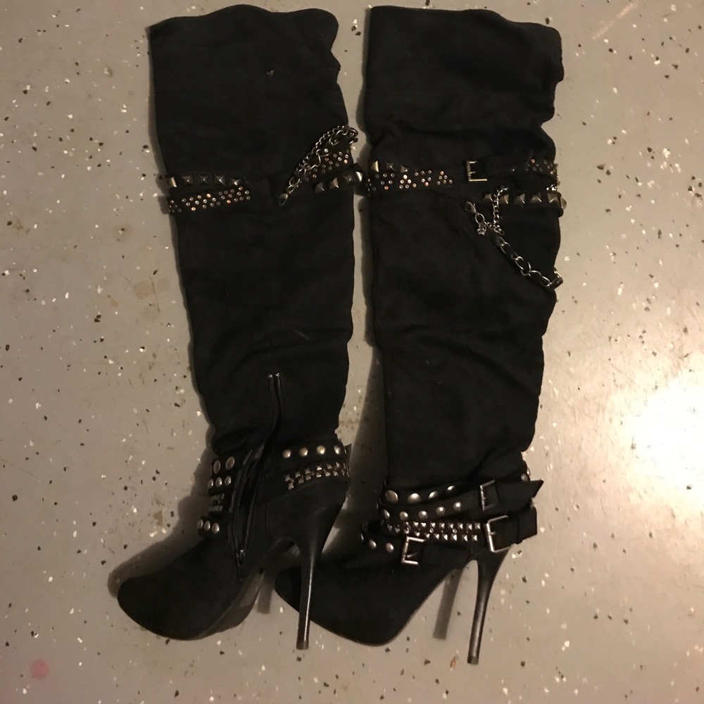 Studded blk pointy thigh high boots!