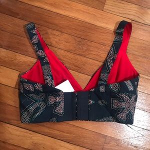 H&M Tops - Pretty print crop top H&M Tops - Pretty print crop top