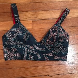 H&M Tops - Pretty print crop top H&M Tops - Pretty print crop top