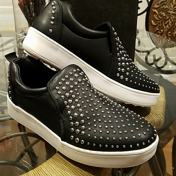 Steve Madden black Scout Slip Ons - Picture 2 of 5