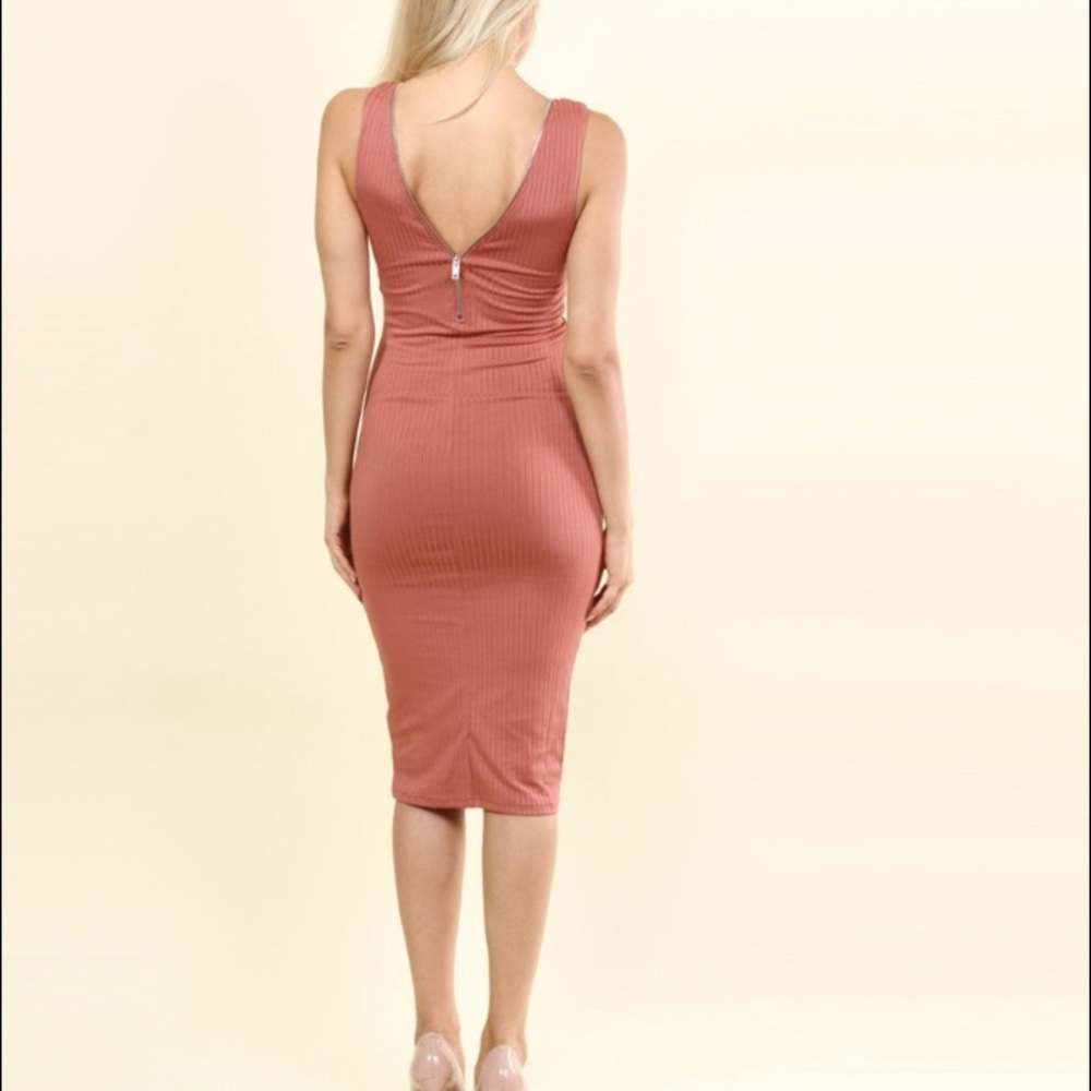 ➖𝐿𝑎𝑠𝑡 𝐶ℎ𝑎𝑛𝑐𝑒➖Rib Knit Bodycon Dress - Picture 4 of 4