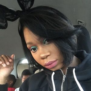 Meet your Posher, Jenetta