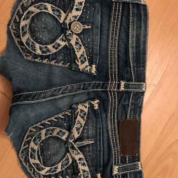 Short - Picture 2 of 5