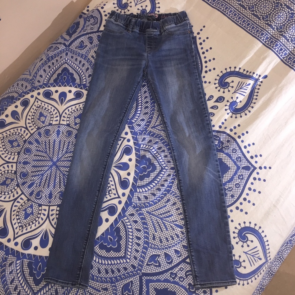 Skinny Jegging Jeans