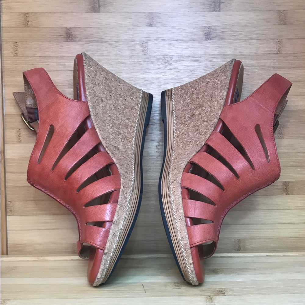 ✨sale✨Indigo By Clarks Leather Cork Wedges Size 9