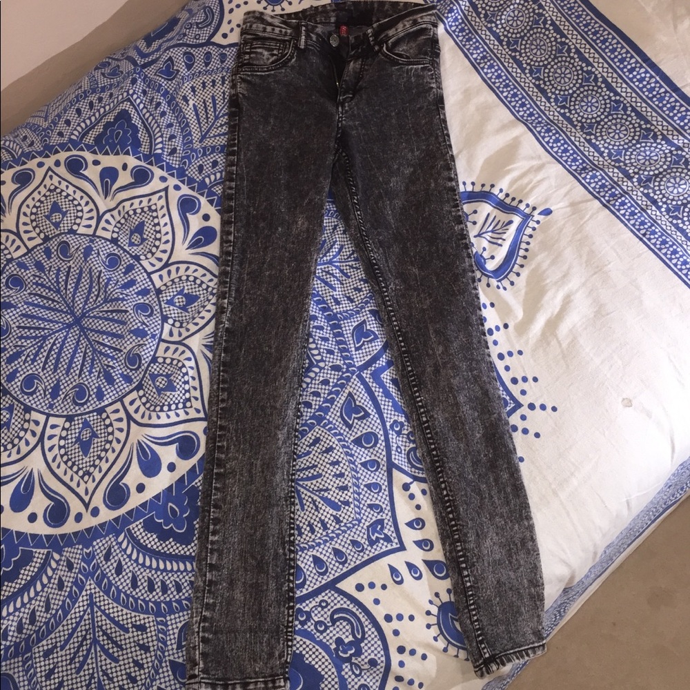 Black High-waisted Jeans