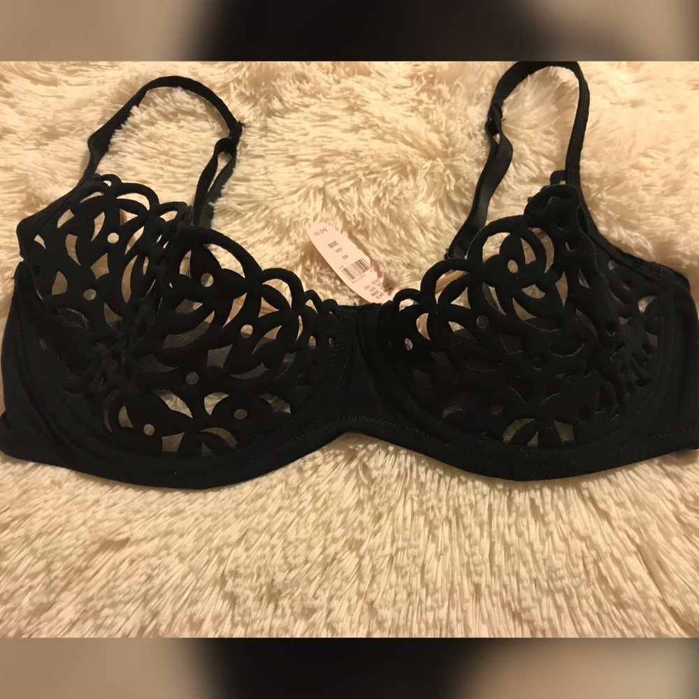 NWT: Black Victoria’s Secret 36C bra