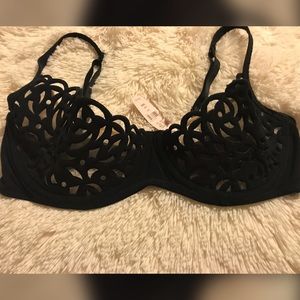 NWT: Black Victoria’s Secret 36C bra
