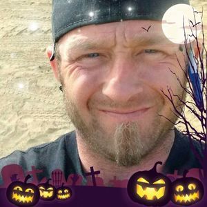 Meet your Posher, Dennis