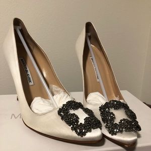 Manolo Blahnik White Hangisi Heels