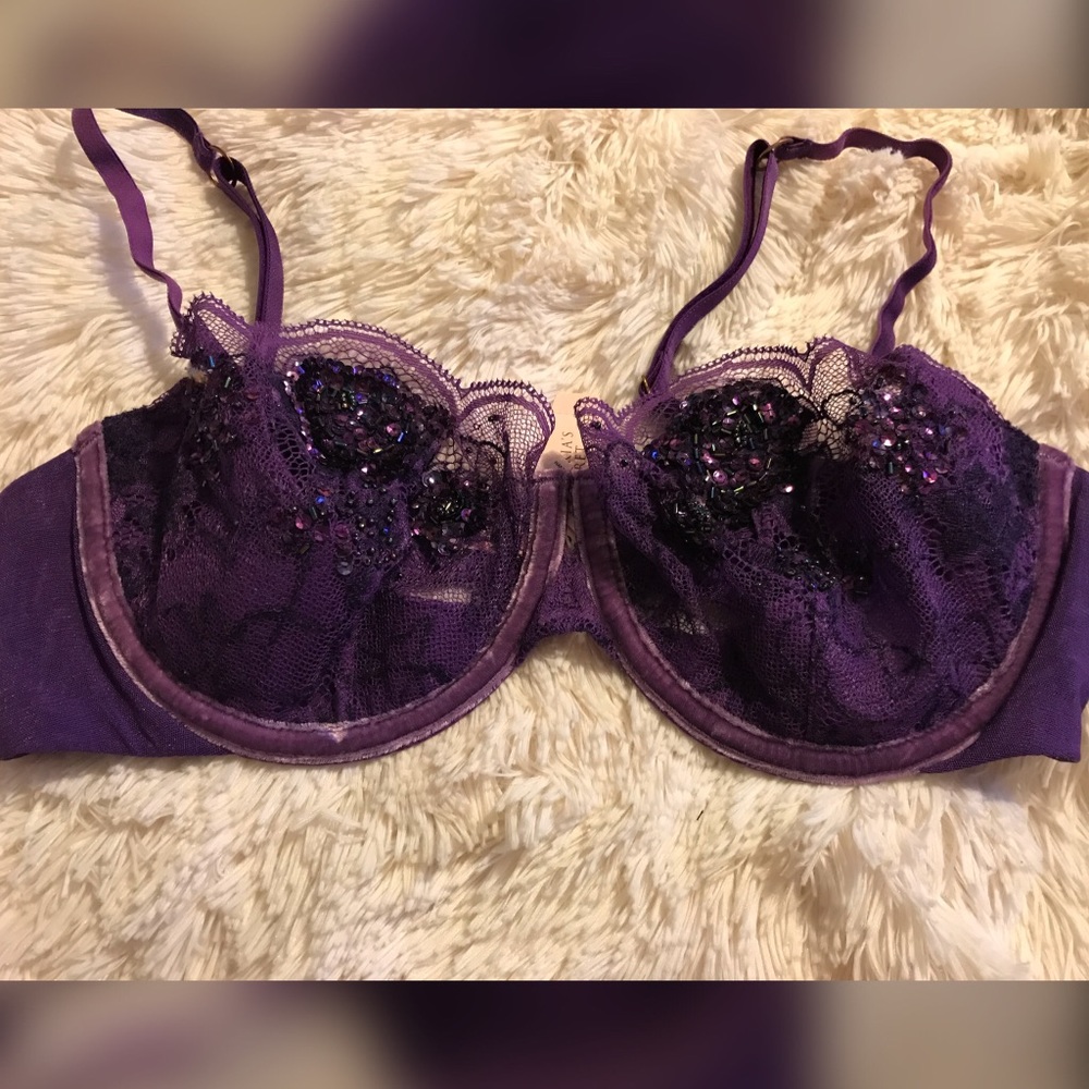 NWT: purple Victoria’s Secret lace very sexy 36C