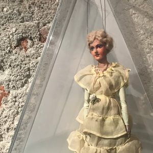 Meet your Posher, Emma