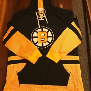 Bruins sweatshirt size large runs big.