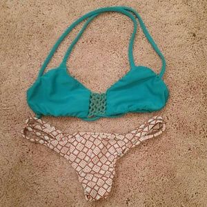 Posh Pua Lena top size small