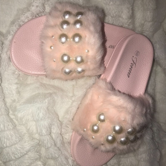 Womens Fur Slides with Pearls HOT NEW STYLE - Picture 2 of 6
