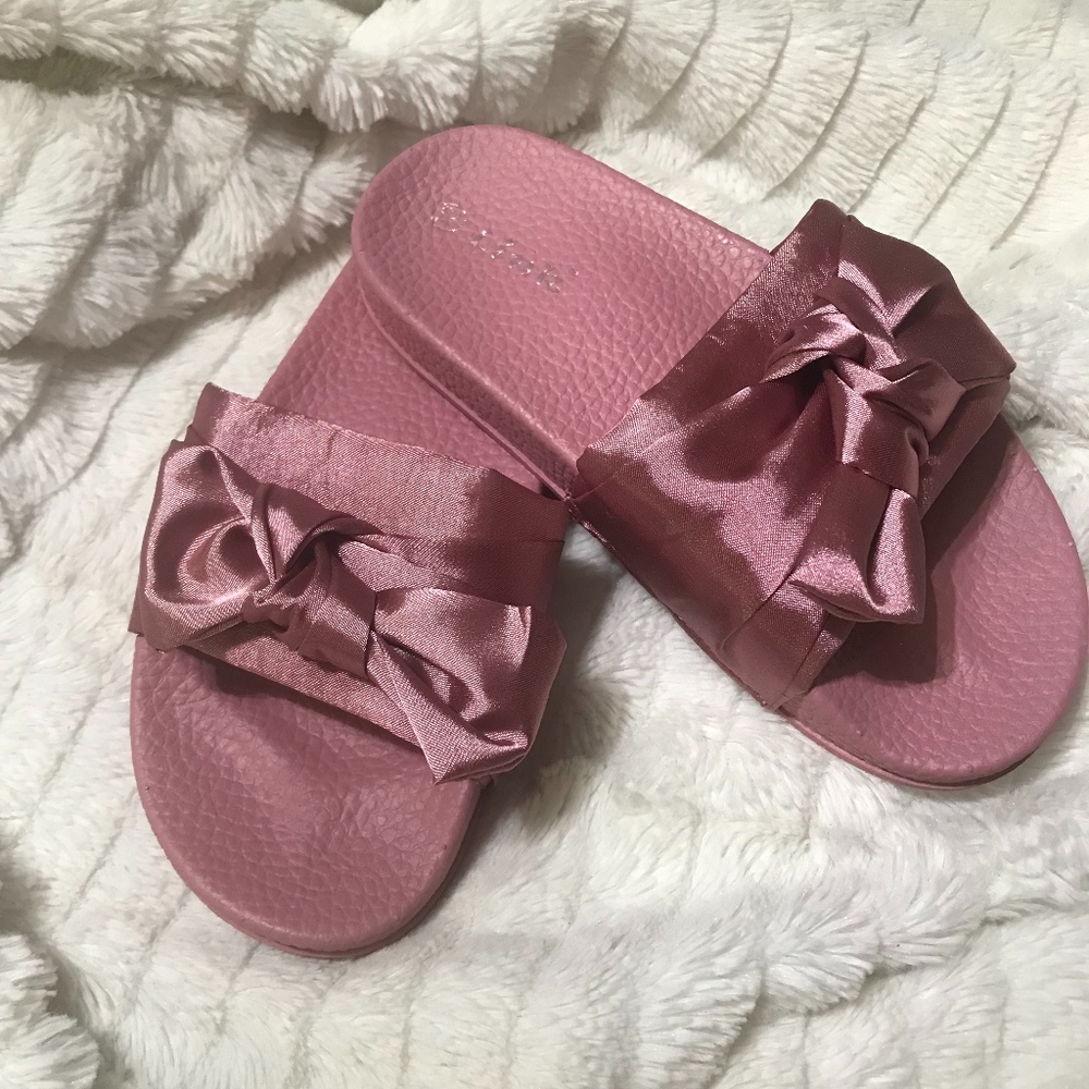 KIDS SATIN BOW TIE SLIDES! CUTE NEW GIRLY STYLE!