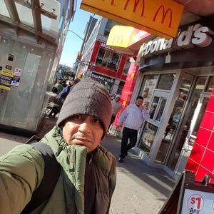 Meet your Posher, Luis