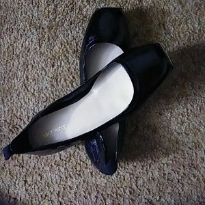 Nine West flats