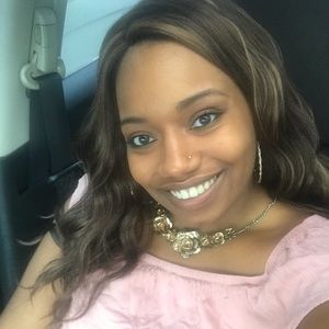 Meet your Posher, Chanel