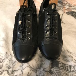 Comfortable Lace up black shoes