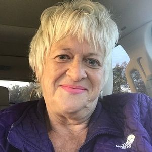 Meet your Posher, Leslie