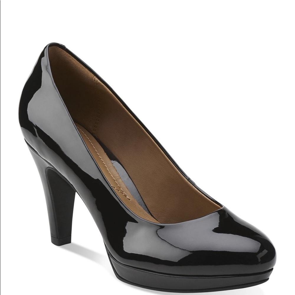 SOLD Clark’s Brier Dolly Heels NWT - Size 9 wide