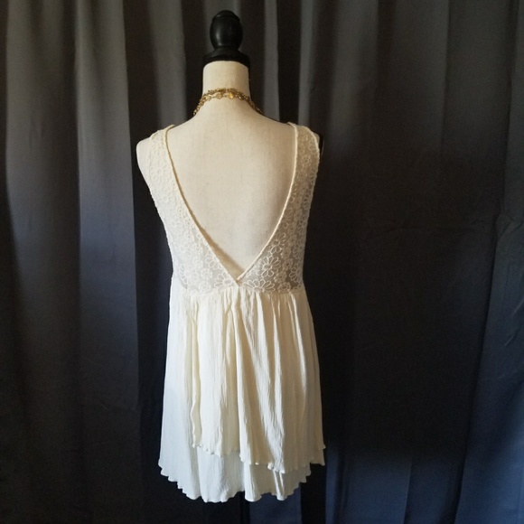 CREAM SLEEVELESS FULLY LINED DRESS W/TIERED BOTTOM - Picture 4 of 4