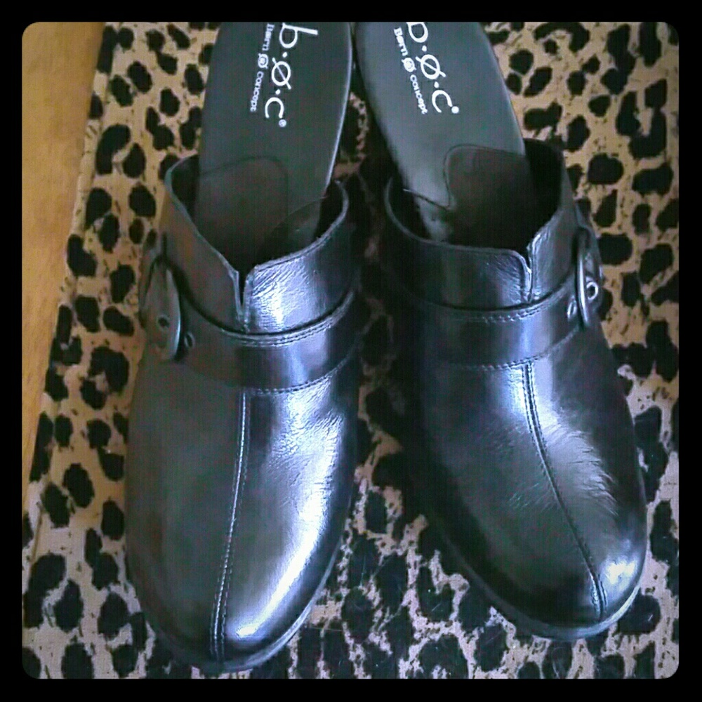BRAND NEW!! SUPER COMFY!! SIZE 10!