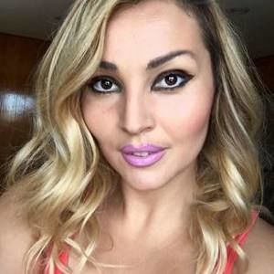 Meet your Posher, Blerta