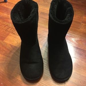 Bearpaw Black Short Boots sz 6