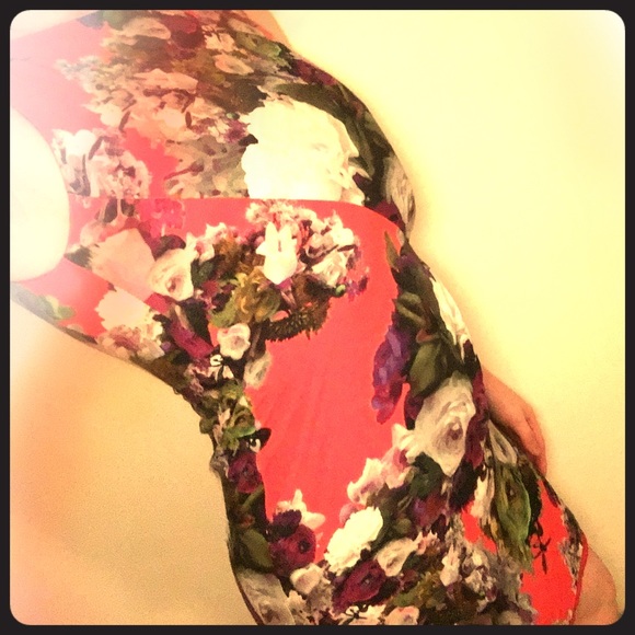 Floral Fitted Mini Dress - Picture 1 of 4