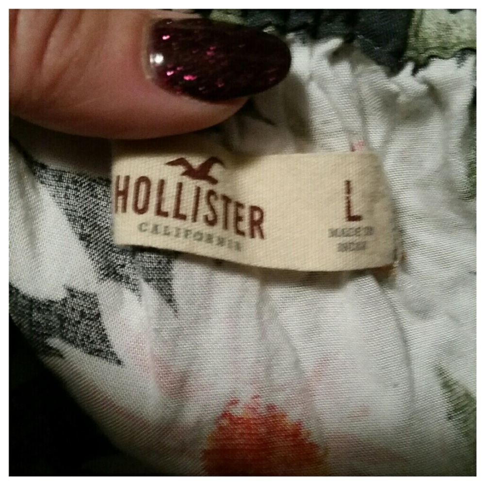 Hollister flowered mini skirt - Picture 2 of 5