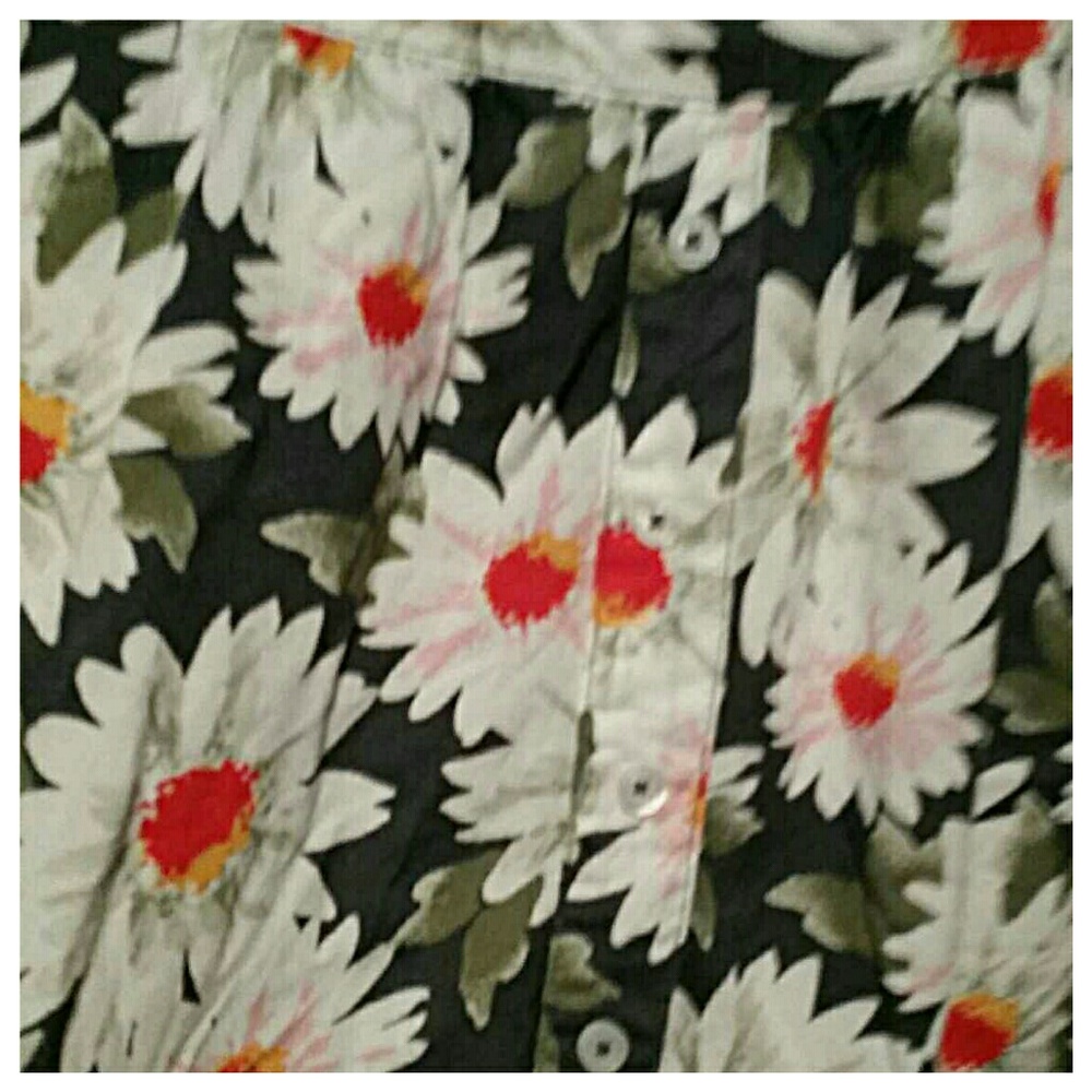 Hollister flowered mini skirt - Picture 3 of 5