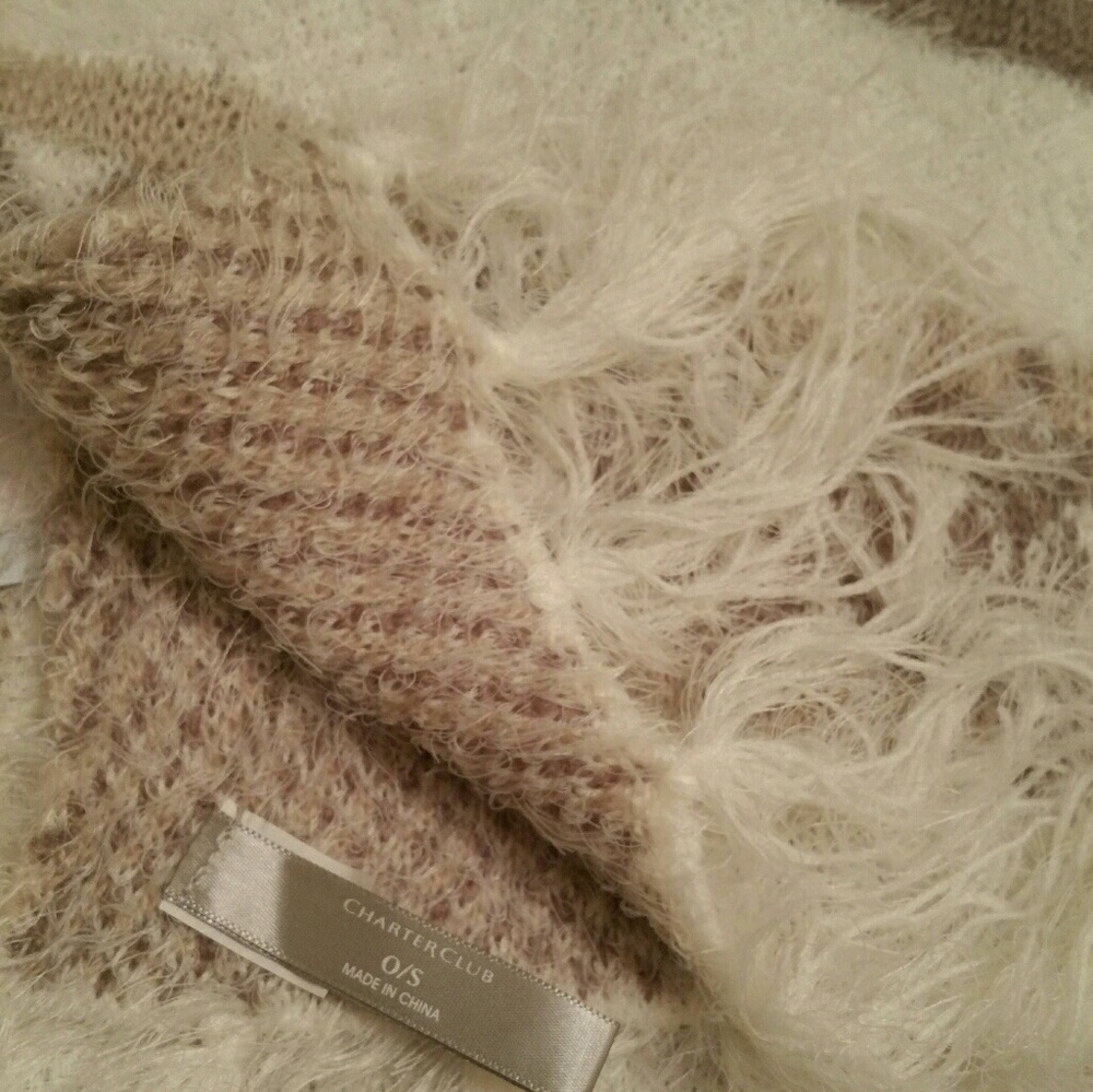 🏮SOLDOUT 🏮Charter Club Super Soft Neck wrap. - Picture 3 of 5